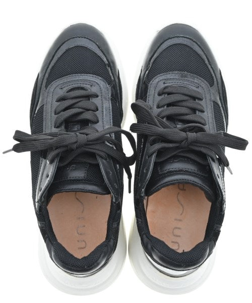 UNISA Sneakers