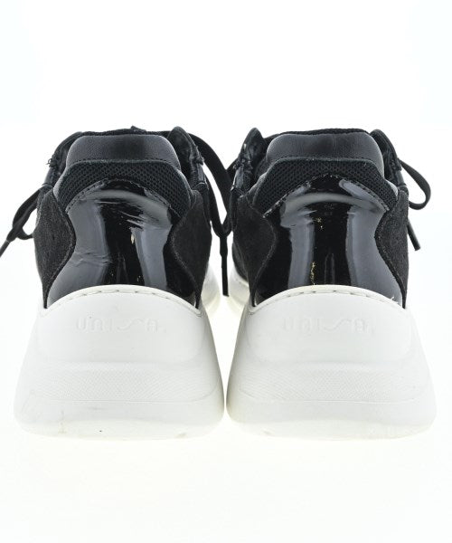 UNISA Sneakers