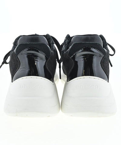 UNISA Sneakers