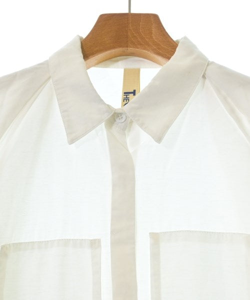 One Of The Green Blouses