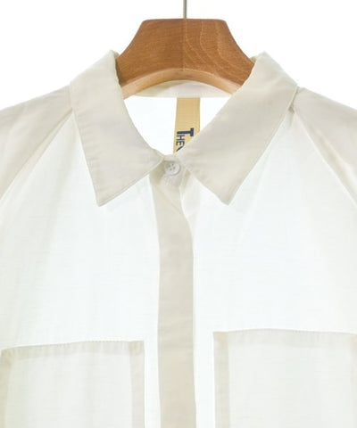 One Of The Green Blouses