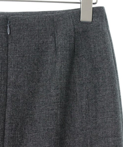 UNTITLED Knee length skirts