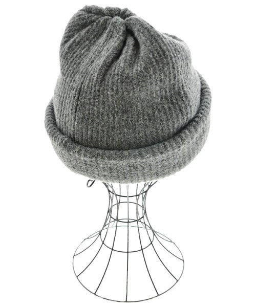 BASIQUENTI Knitted caps/Beanie